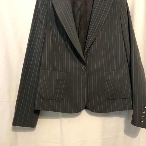 Jacket - Picture 1 of 4